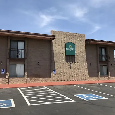 Quality Inn Benson I-10 Exit 304
